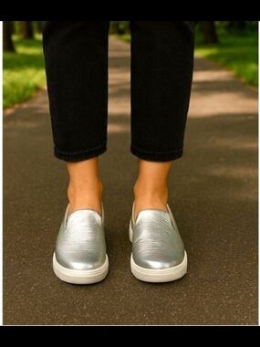 Vionic Uptown Metallic Silver Slip-On, Women Sneakers, Size 9